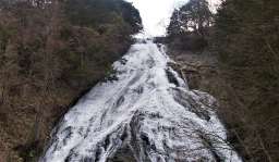 日光・鬼怒川温泉の格安宿がおすすめする観光名所　湯滝